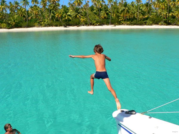 64- Plouf dans le lagon 
